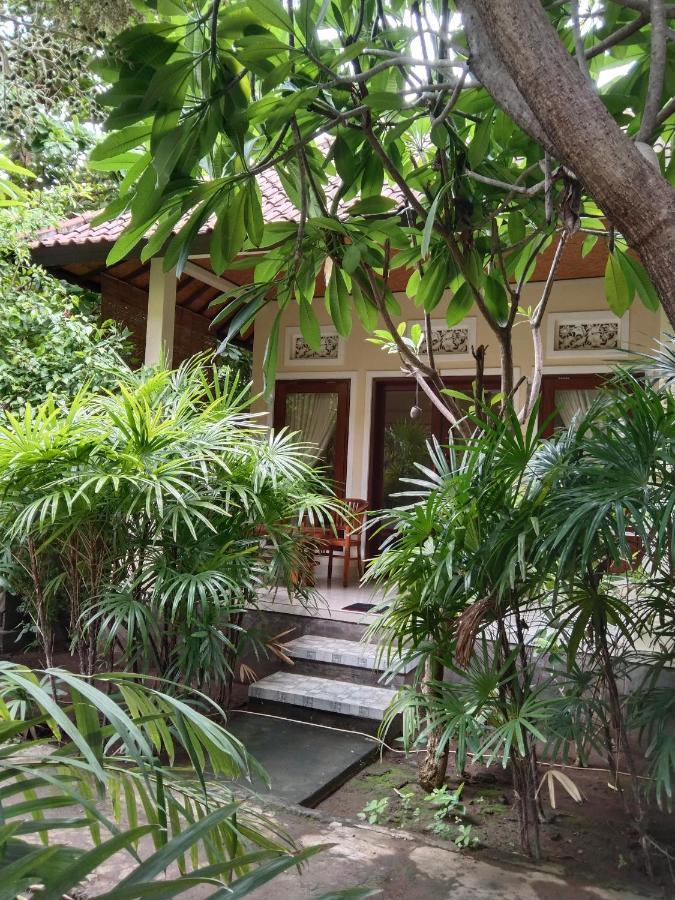 Pondok Aldi Hostel Amed  Exterior photo