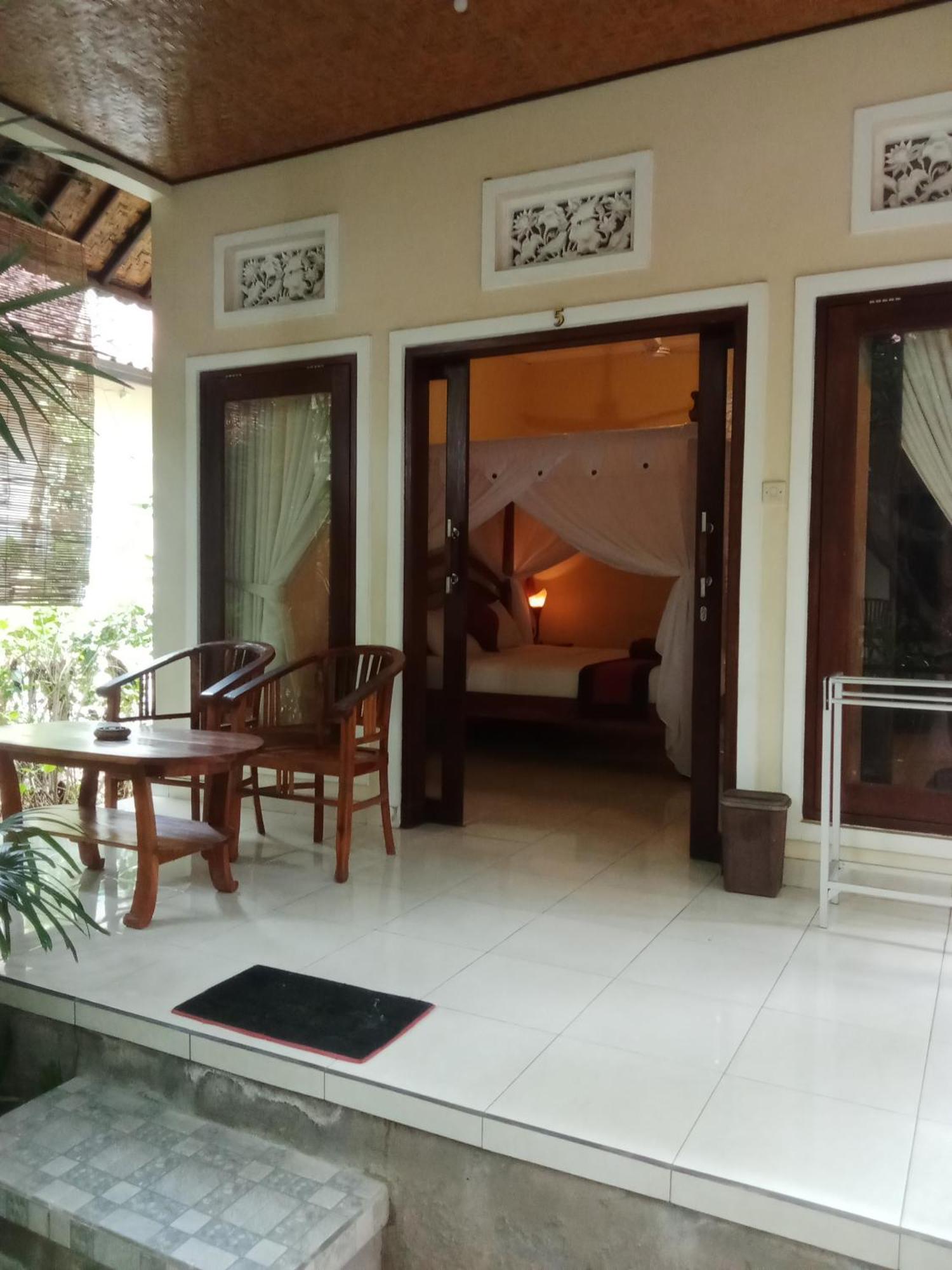 Pondok Aldi Hostel Amed  Exterior photo